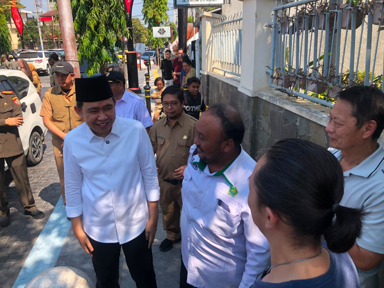 Bupati Jember Gus Fawait meninjau penataan food street di Jalan Kartini, Selasa (14/7/2026). (Foto: Diskominfo Jember for jatimnow.com)