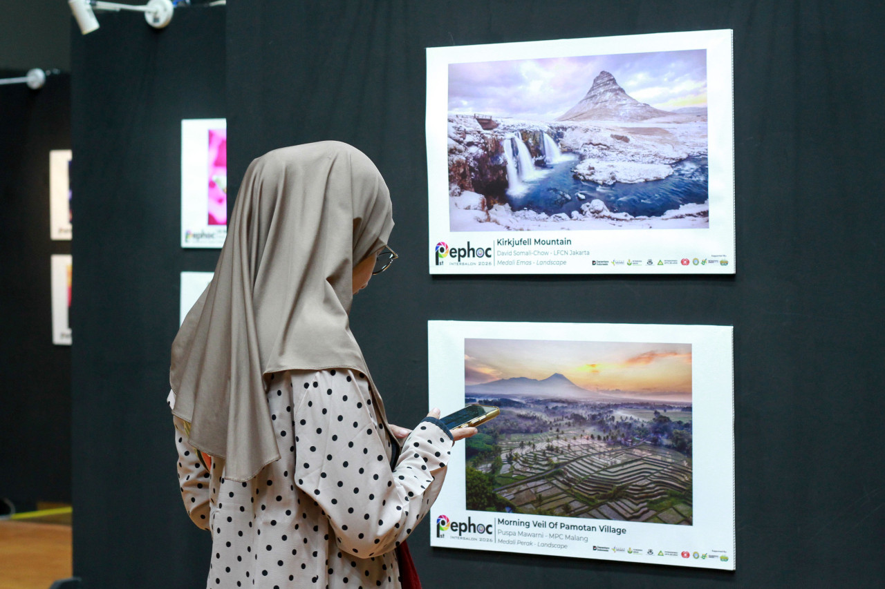 Pameran fotografi Petrokimia Photo Club (Pephoc) di PetroNite Fest 2026. (Foto: Sahlul Fahmi/jatimnow.com)