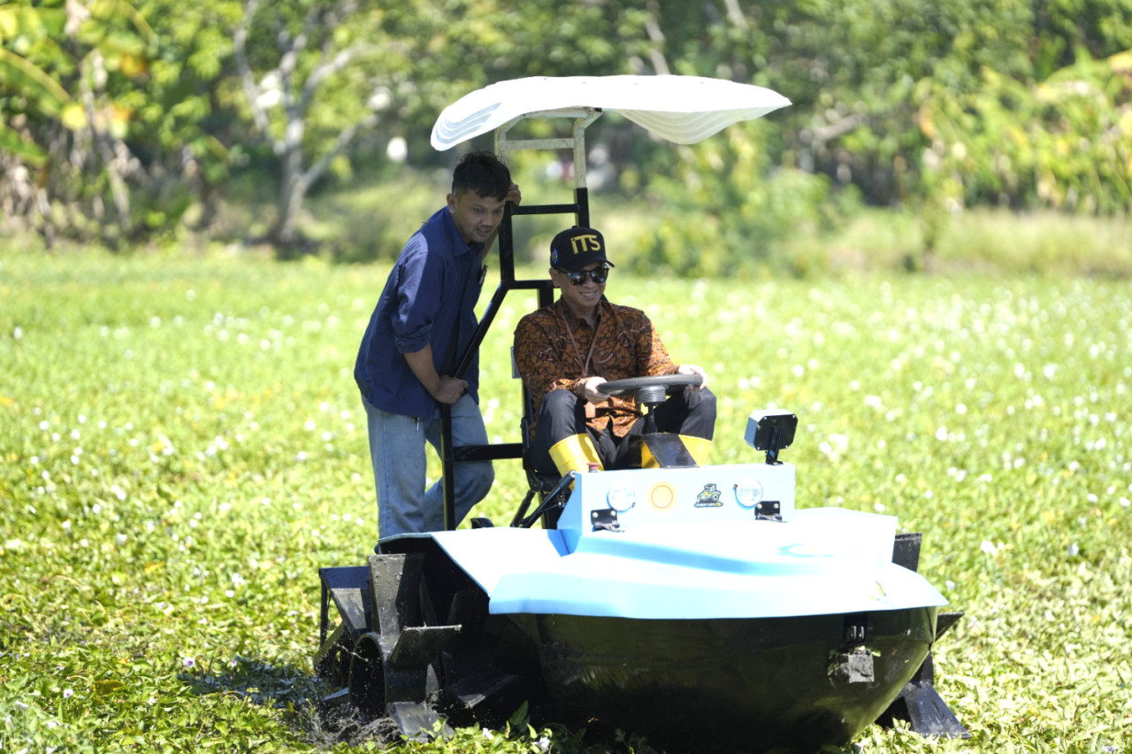 ITS Kenalkan Traktor Listrik Berbentuk Perahu, Hemat Biaya dan Ramah Lingkungan