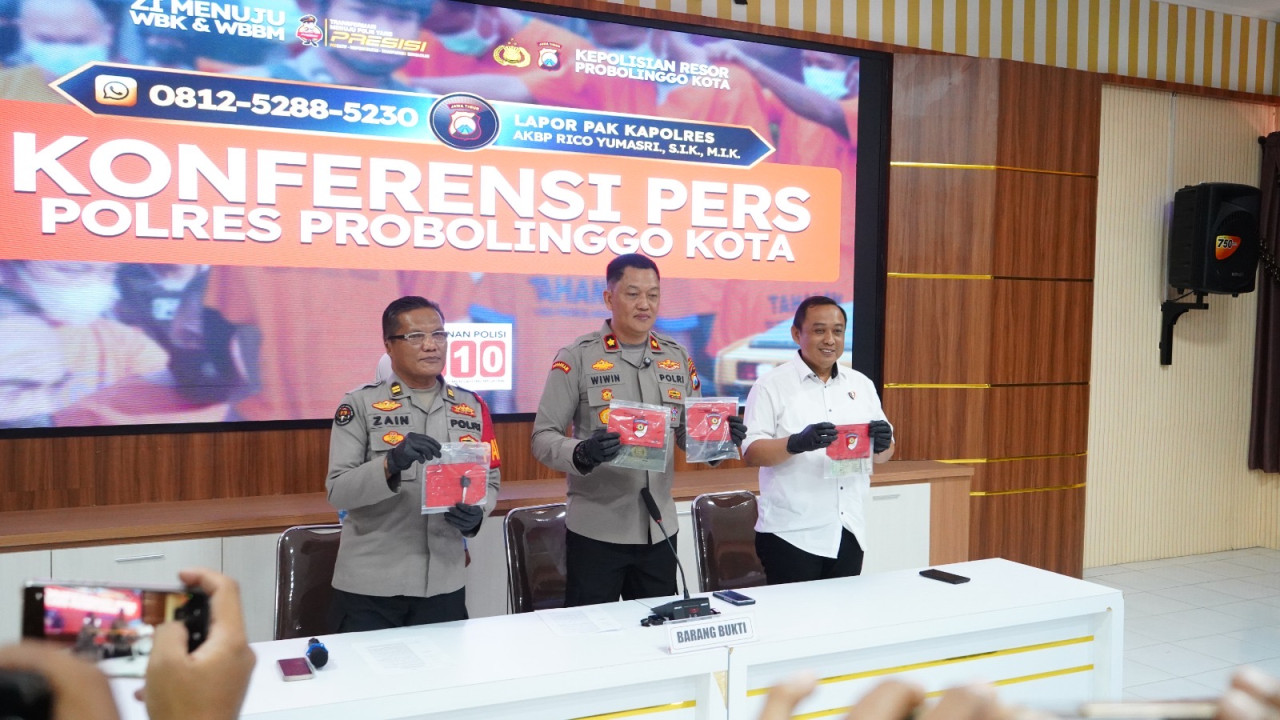 Satreskrim Polres Probolinggo Kota menggelar konferensi pers terkait aksi Curanmor. (Foto: Ide Farid Nasution for jatimnow.com)