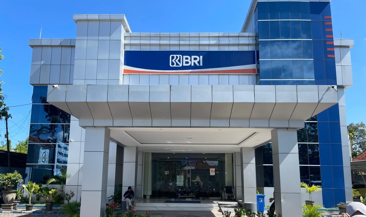 BRI Pamekasan mengapresiasi polisi yang menangkap DPO kasus penipuan berkedok investasi Rp7,8 miliar yang merugikan 17 nasabah. (Foto/jatimnow.com)
