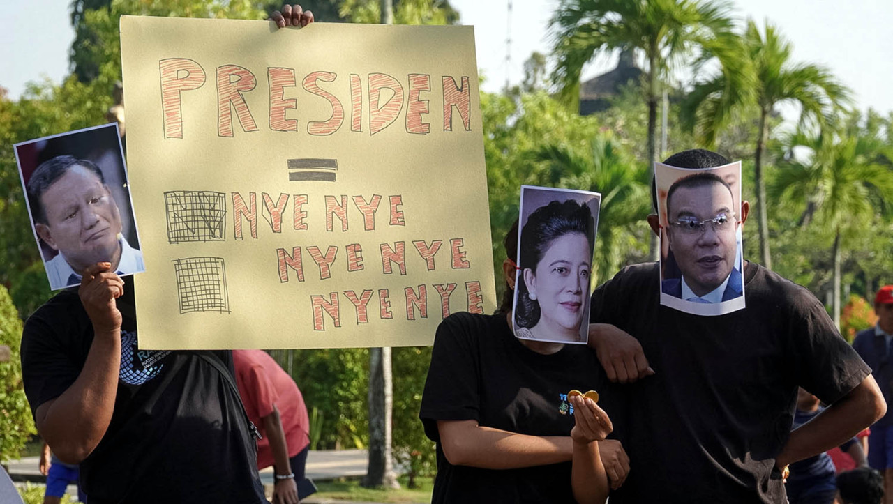 Solidaritas Jurnalis Bali menuntut Presiden Prabowo Subianto meminta maaf atas umpatan 'londo ireng' yang dinilai mengancam kebebasan pers. (Foto: Dicky Bisinglasi/PFI Denpasar)
