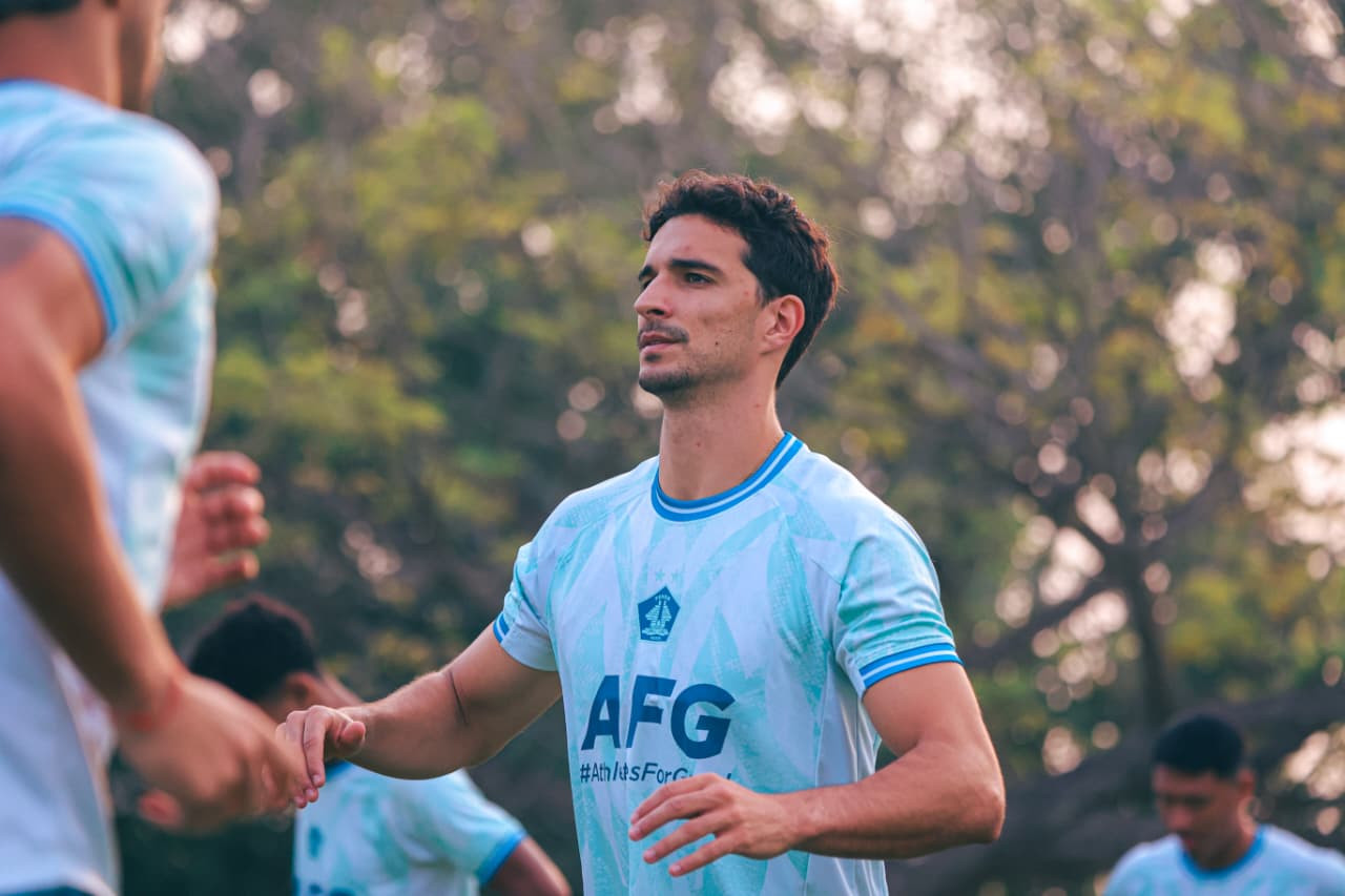 Eduardi Barbosa saat mengikuti latihan Persik Kediri. (Foto: Persik Kediri for jatimnow.com)