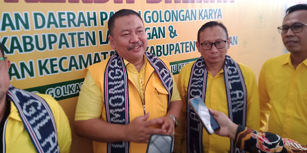 Ketua Golkar Jatim saat memberikan keterangan terkait Rakerda Golkar Lamongan. (Foto: Adyad Ammy Iffansah/jatimnow.com).