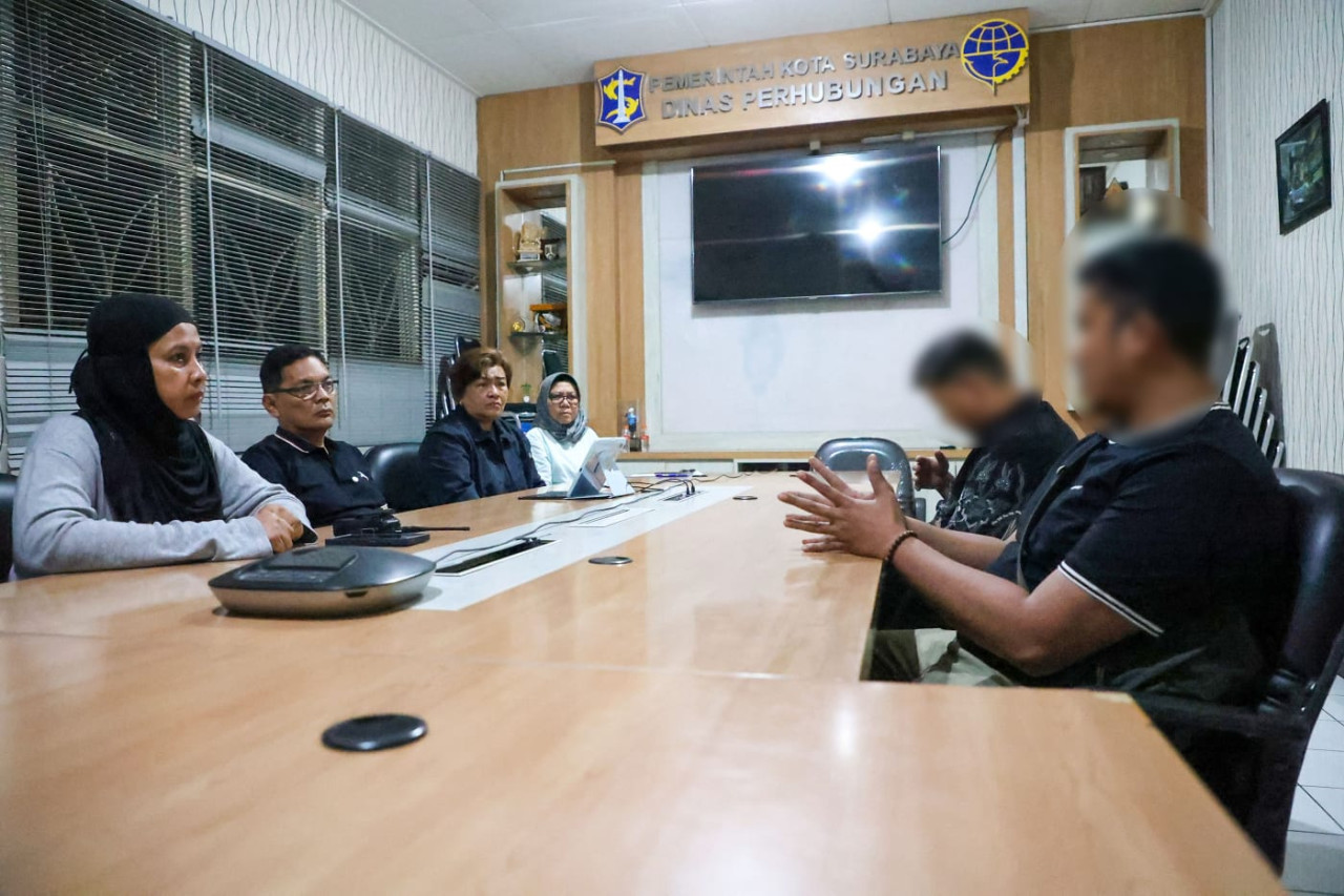 Janjikan Kerja Berujung Pungli Rp20 Juta, 2 Oknum THL Dishub dan Satpol PP Surabaya Dipecat
