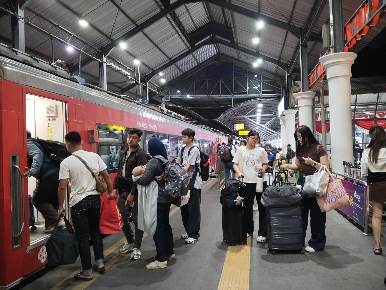 Penumpang kereta api. (Foto: Humas Daop 8 Surabaya for jatimnow.com)
