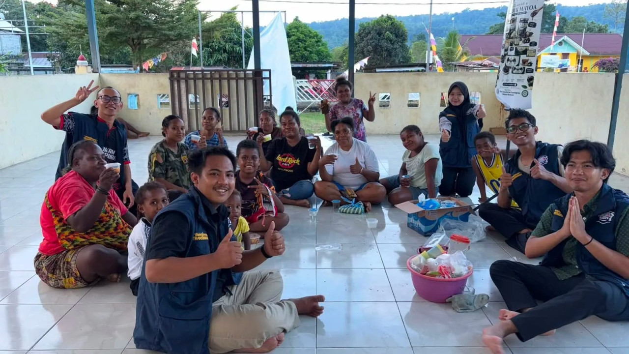 Pelatihan olah buah matoa bagi Mama Suku Arfak, Papua. (Foto: PIH Unair for jatimnow.com)