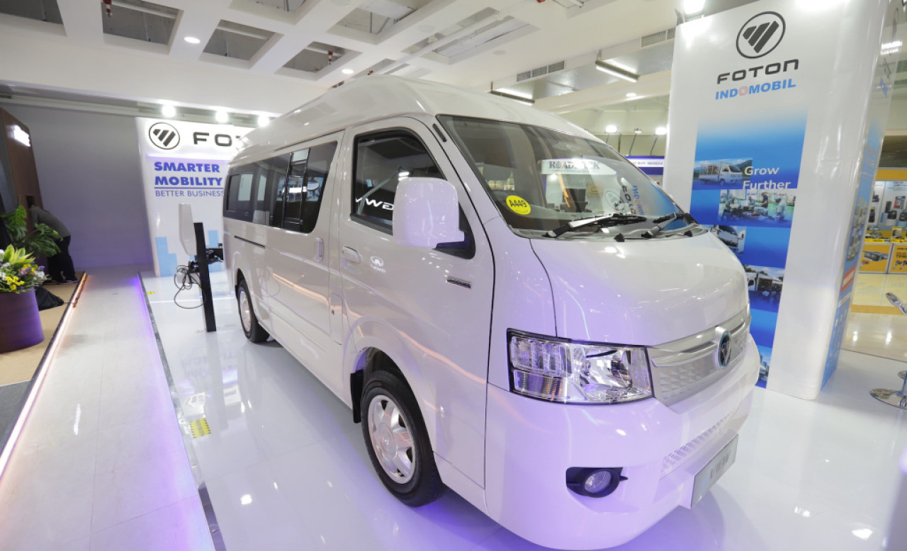 Indomobil Foton hadir di GIIAS Surabaya 2026 membawa solusi kendaraan niaga efisien untuk menopang bisnis dan logistik Jawa Timur. (Foto: Ali for jatimnow.com)