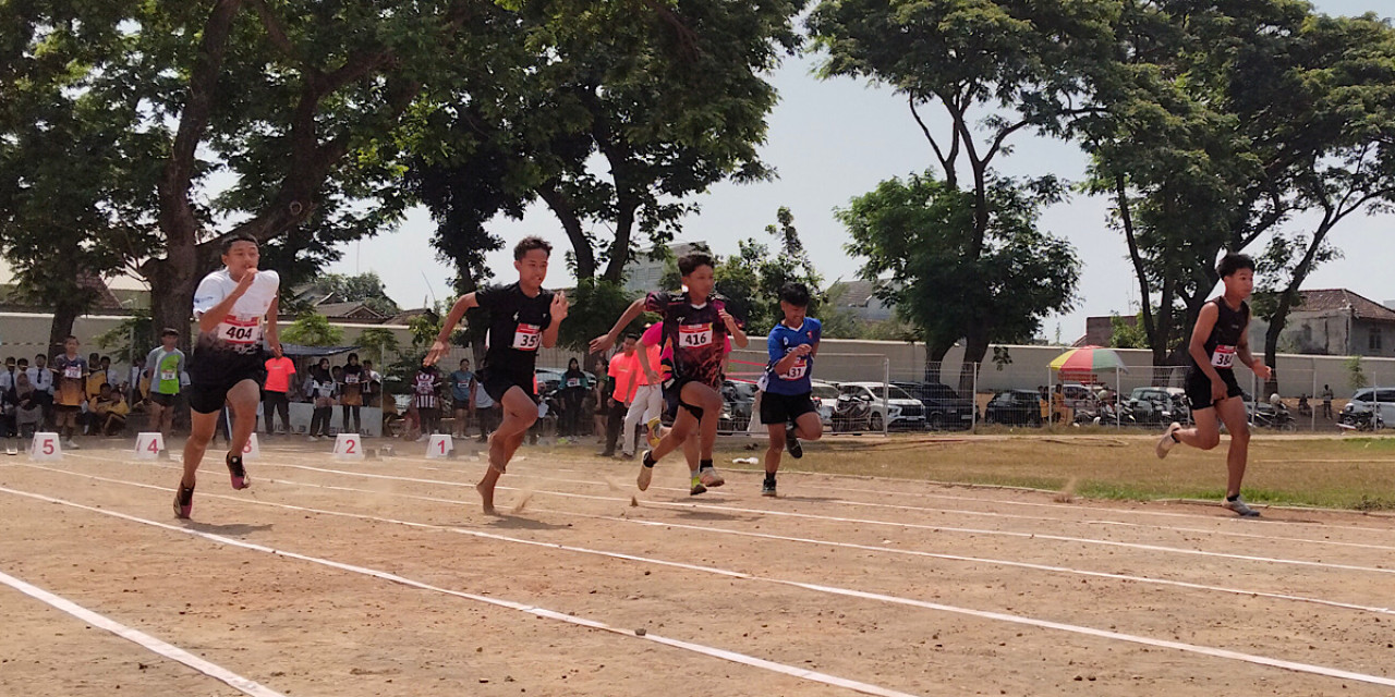 Sebanyak 550 pelajar dari tingkat SD, SMP hingga SMA meramaikan Kediri Student Athletics Competition (KSAC) 2026 yang digelar Persatuan Atletik Seluruh Indonesia (PASI) Kabupaten Kediri di Stadion Canda Bhirawa Pare. (Foto: KONI Kabupaten Kediri/jatimnow.