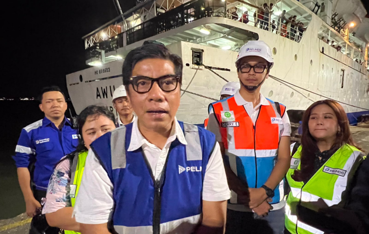 Pelindo dan PELNI menggratiskan pengiriman bantuan gempa NTT serta menyiapkan posko dan armada kapal untuk distribusi logistik. (Foto/jatimnow.com)