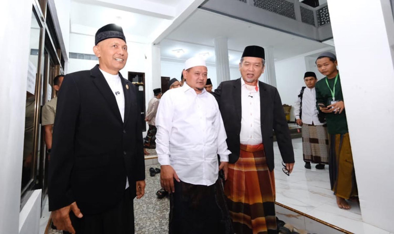 Presiden PKS Temui Gus Rozaq di Tambakberas Usai Muktamar NU