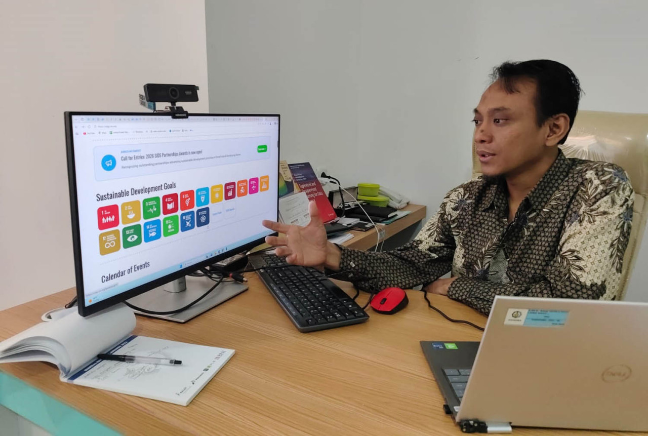 Prof Dedy Dwi Prastyo menjelaskan kebermanfaatan konsep Integrated Decision Intelligence berdasarkan SDGs. (Foto: Humas ITS for jatimnow.com)