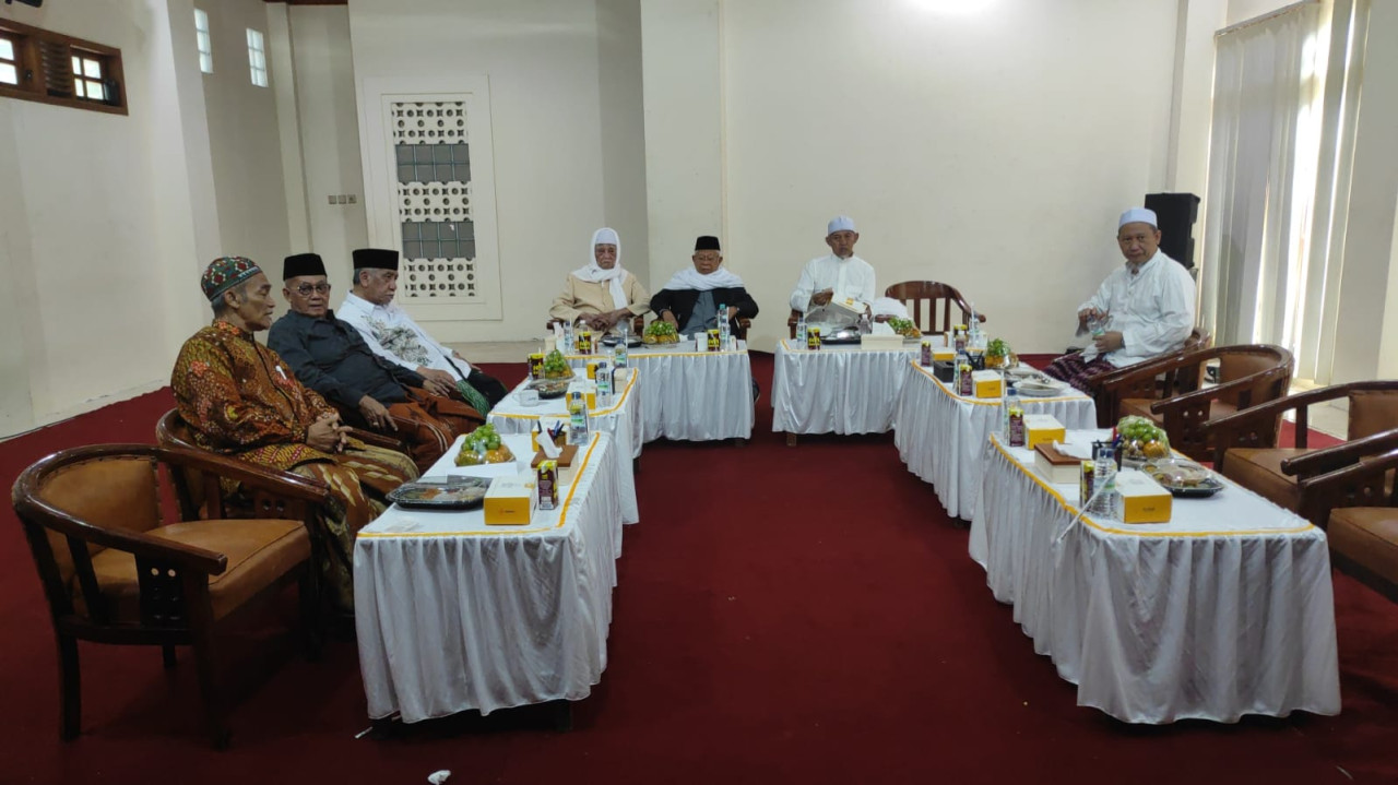 Sejumlah ulama dan Kiai Sepuh NU saat di Ponpes Lirboyo Kediri. (Foto: Bramanta/jatimnow.com)