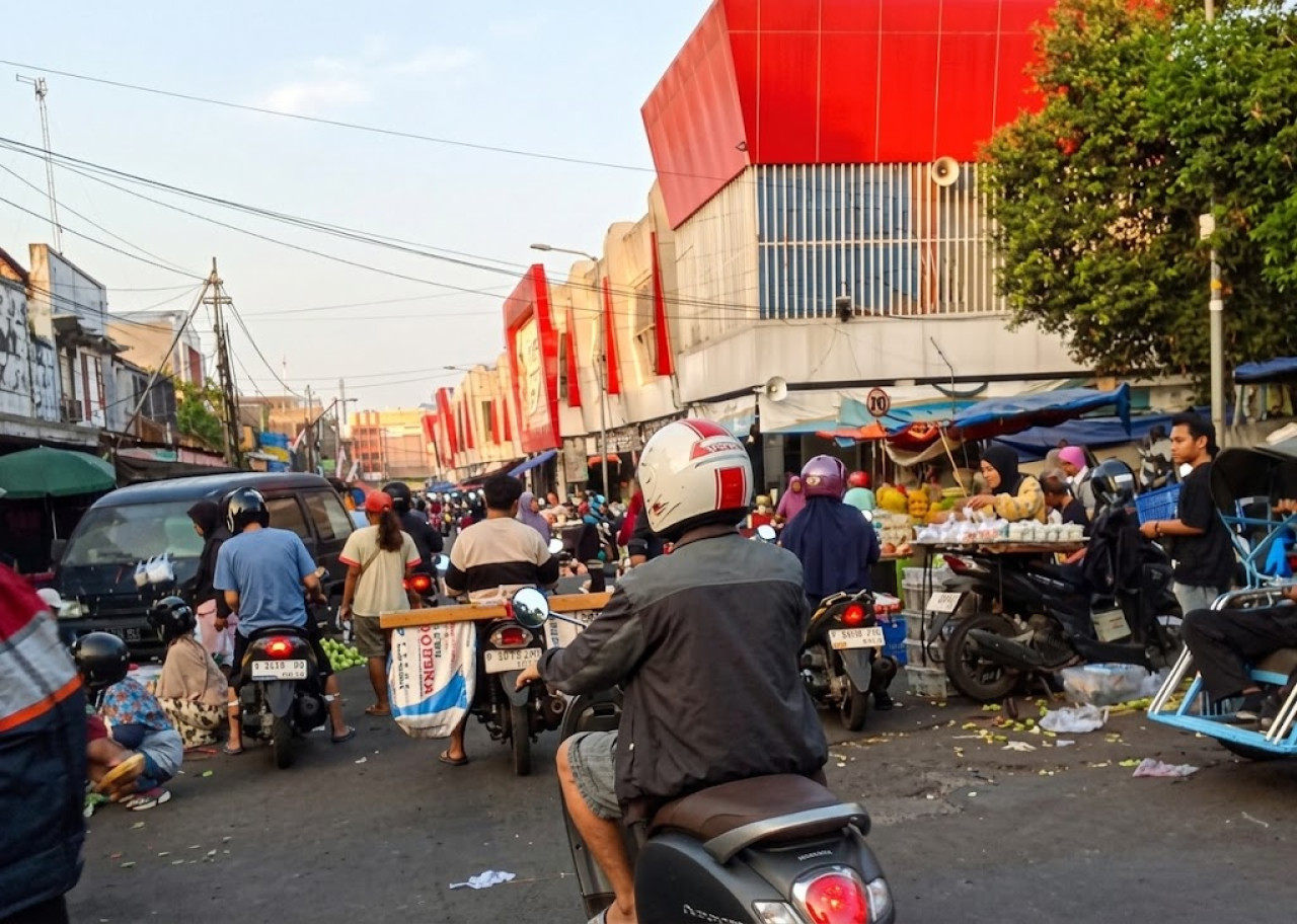 Pasar Tanjung berada di ambang ledakan konflik horizontal antar-pedagang. (Foto: Faizin for jatimnow.com)
