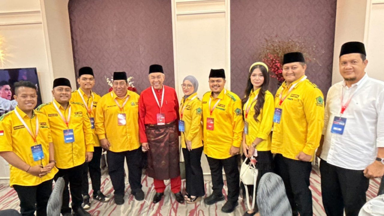 Dua Kader Muda AMPG Jatim Perluas Jejaring Politik di Malaysia