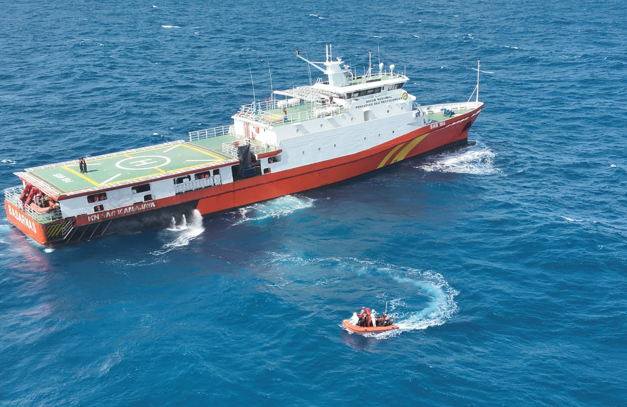 Penyelam BSG Temukan Korban KM Virgo Transport 8 di Laut Jawa