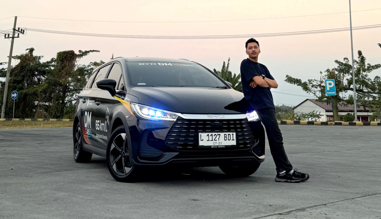 Influencer Otomotif Ternama Asal Surabaya Fikri Firmansyah Sukses Buktikan Ketangguhan BYD M6 DM