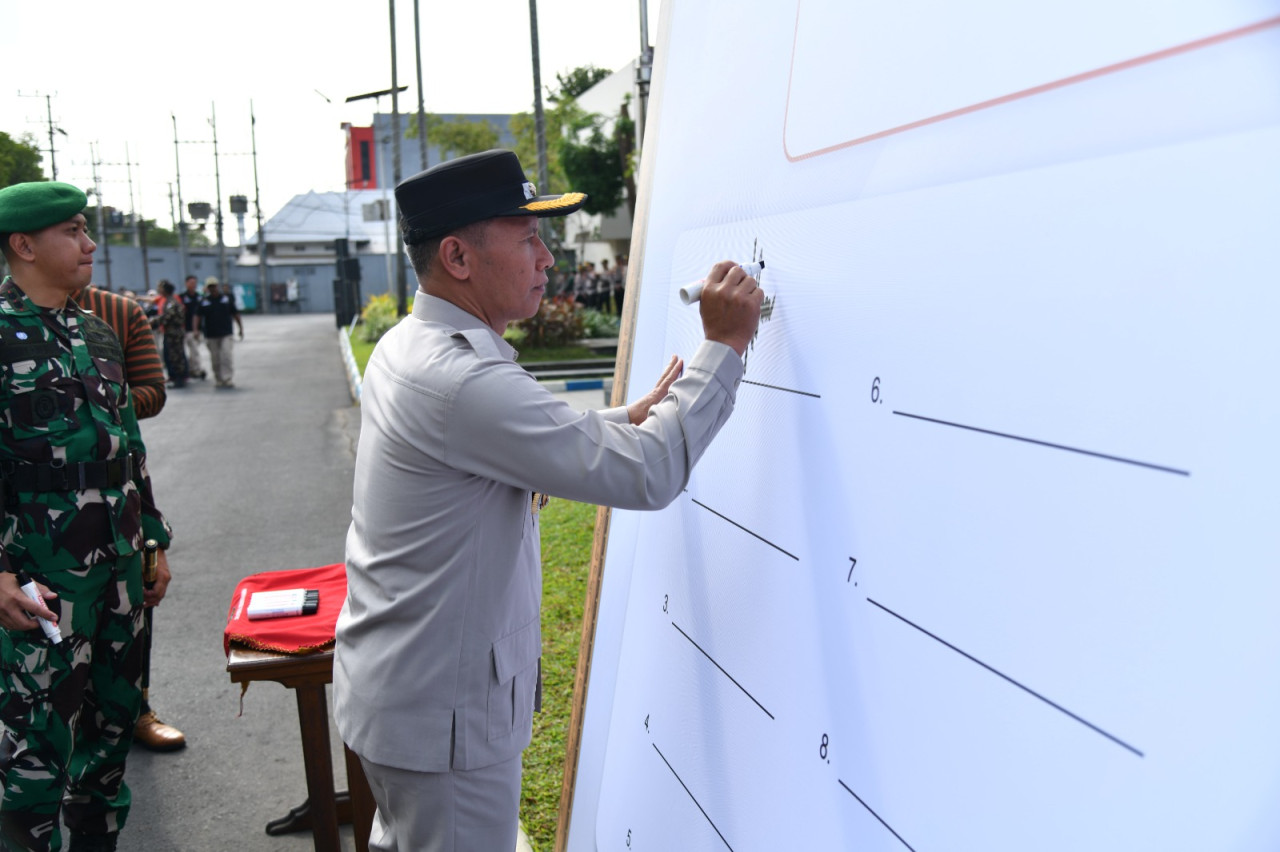 Gelar Apel Tiga Pilar, Plt Bupati Tulungagung Ajak Masyarakat Jaga Kamtibmas