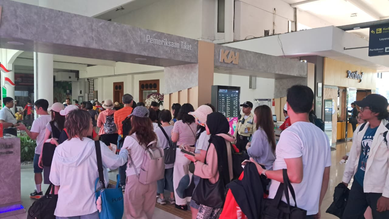 Rute Kereta Surabaya - Jakarta di Daop 8 Naik 88 Persen, Imbas Letusan Anak Krakatau