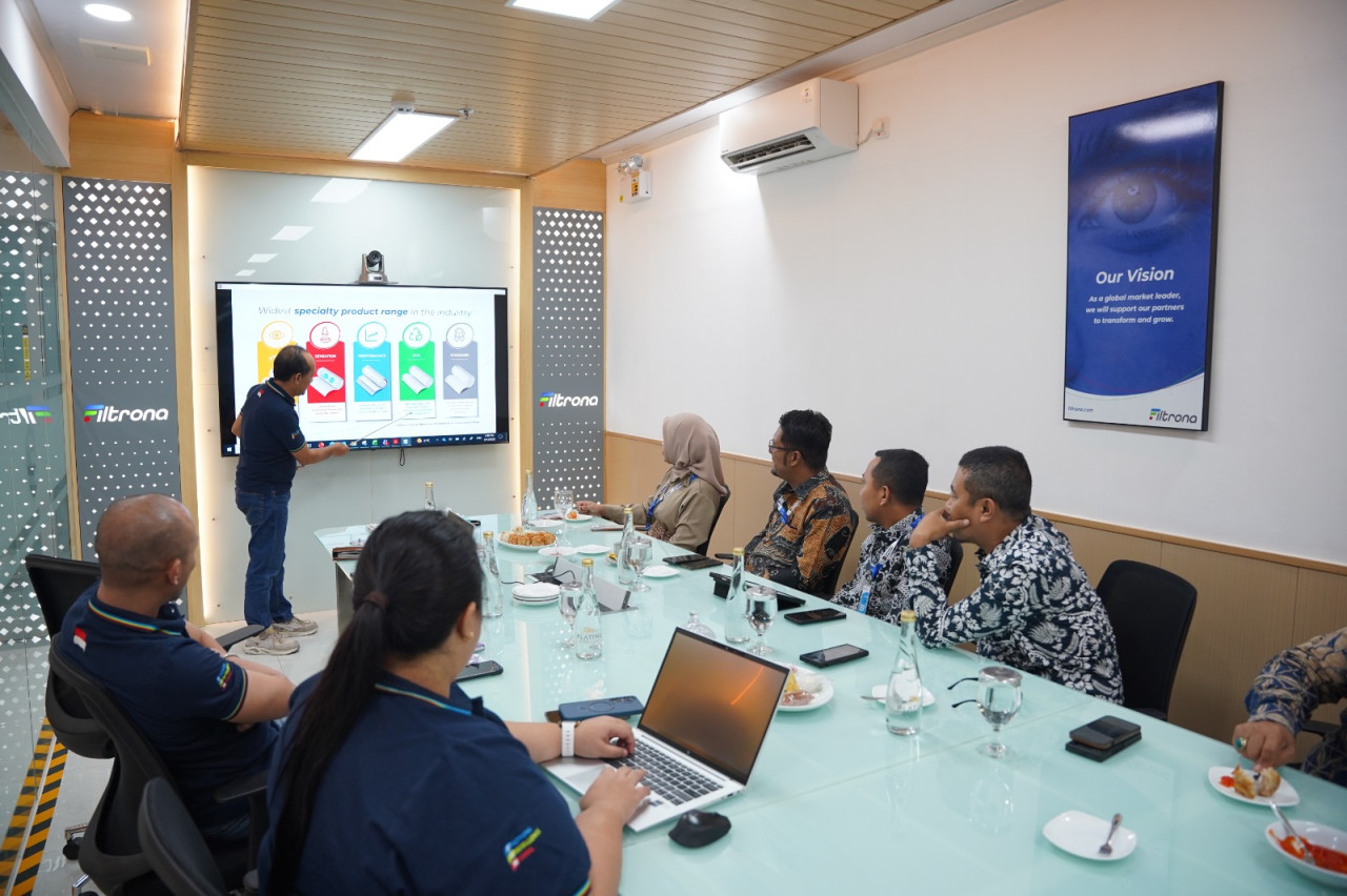 Direksi SIER turun langsung berdialog dengan tenant (foto: SIER for jatimnow.com)