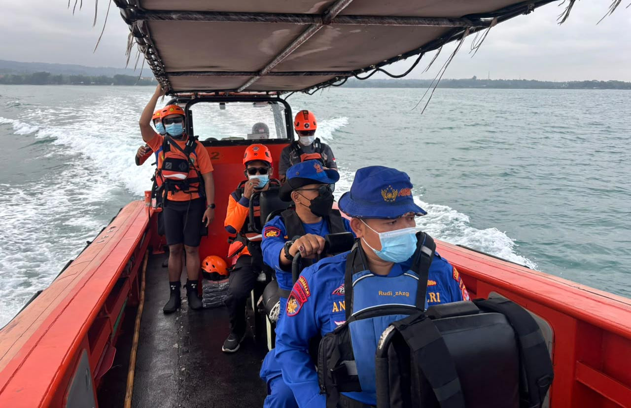 SAR Perluas Pencarian 5 Jurnalis yang Hilang di Selat Sunda