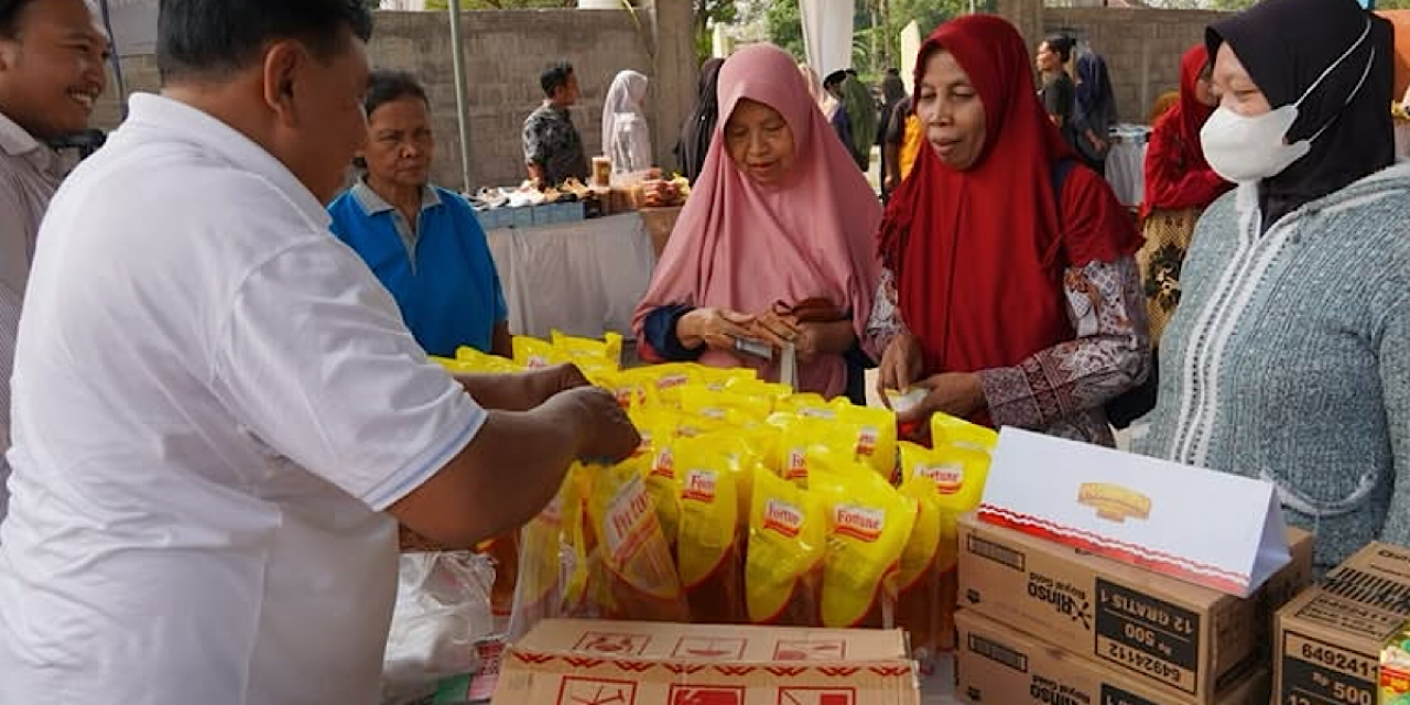 Pemkab Kediri Bantu Warga Kurang Mampu Penuhi Kebutuhan Pokok Lewat Pasar Murah