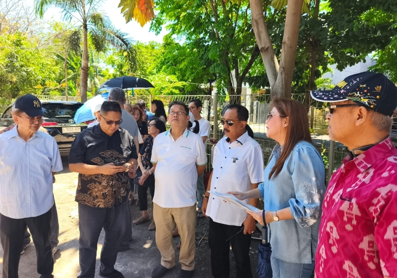 Armuji sidak ke Kosan di Perumahan Dharmahusada Permai Surabaya (foto: Day for jatimnow.com)