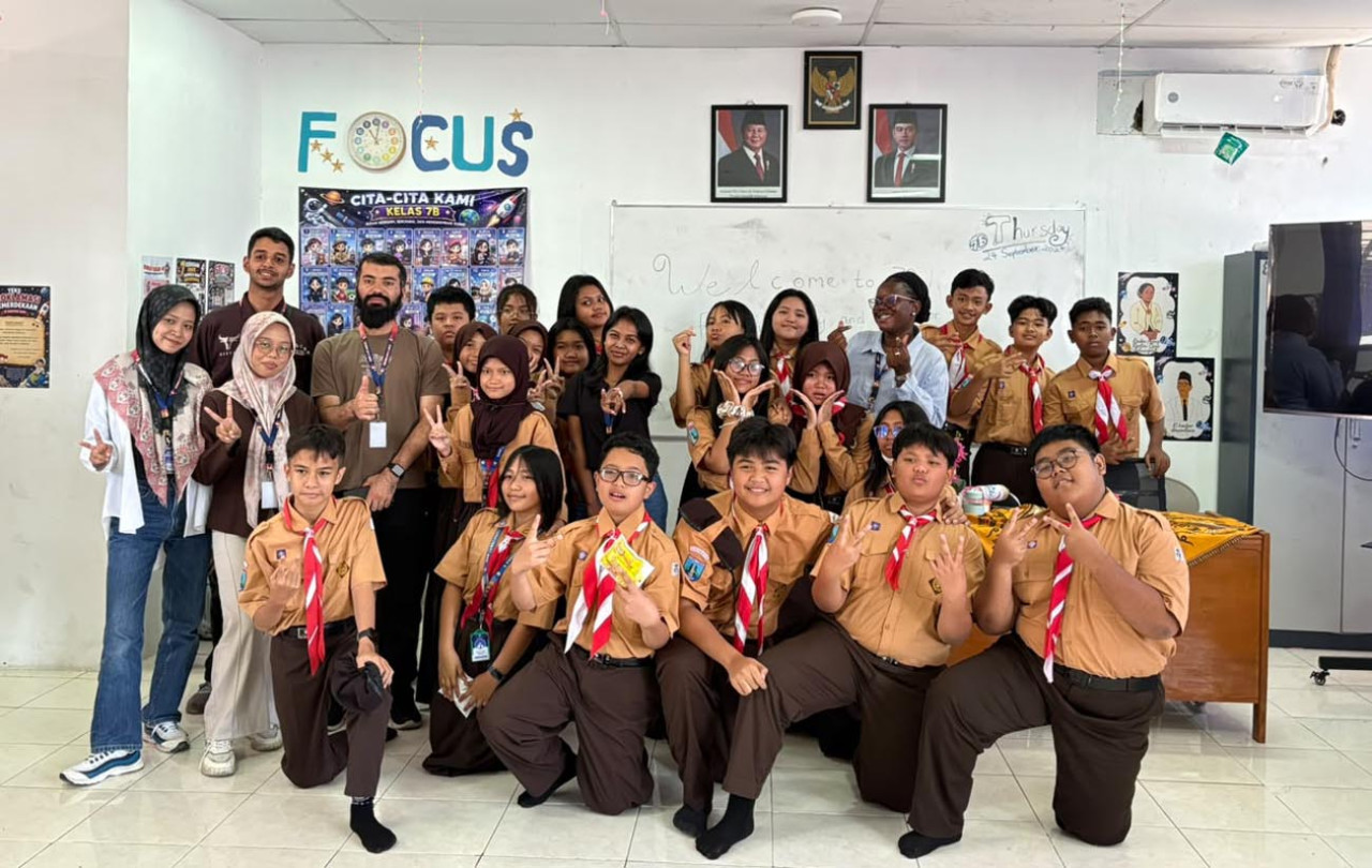 90 Mahasiswa Asing Ikuti Pertukaran Budaya di SMP Labschool Unesa 3