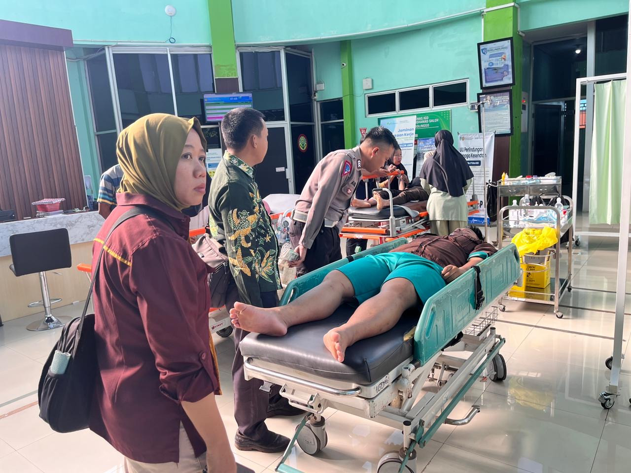 Salah satu korban saat dirawat di RSUD Moh Saleh. (Foto: Satlantas Polres Probolinggo/jatimnow.com)