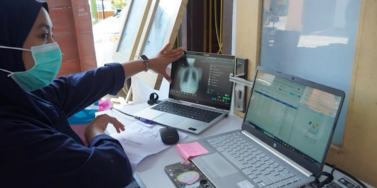 Pemkab Kediri Salurkan Sembako untuk 45 Keluarga Pasien TBC di Mojo