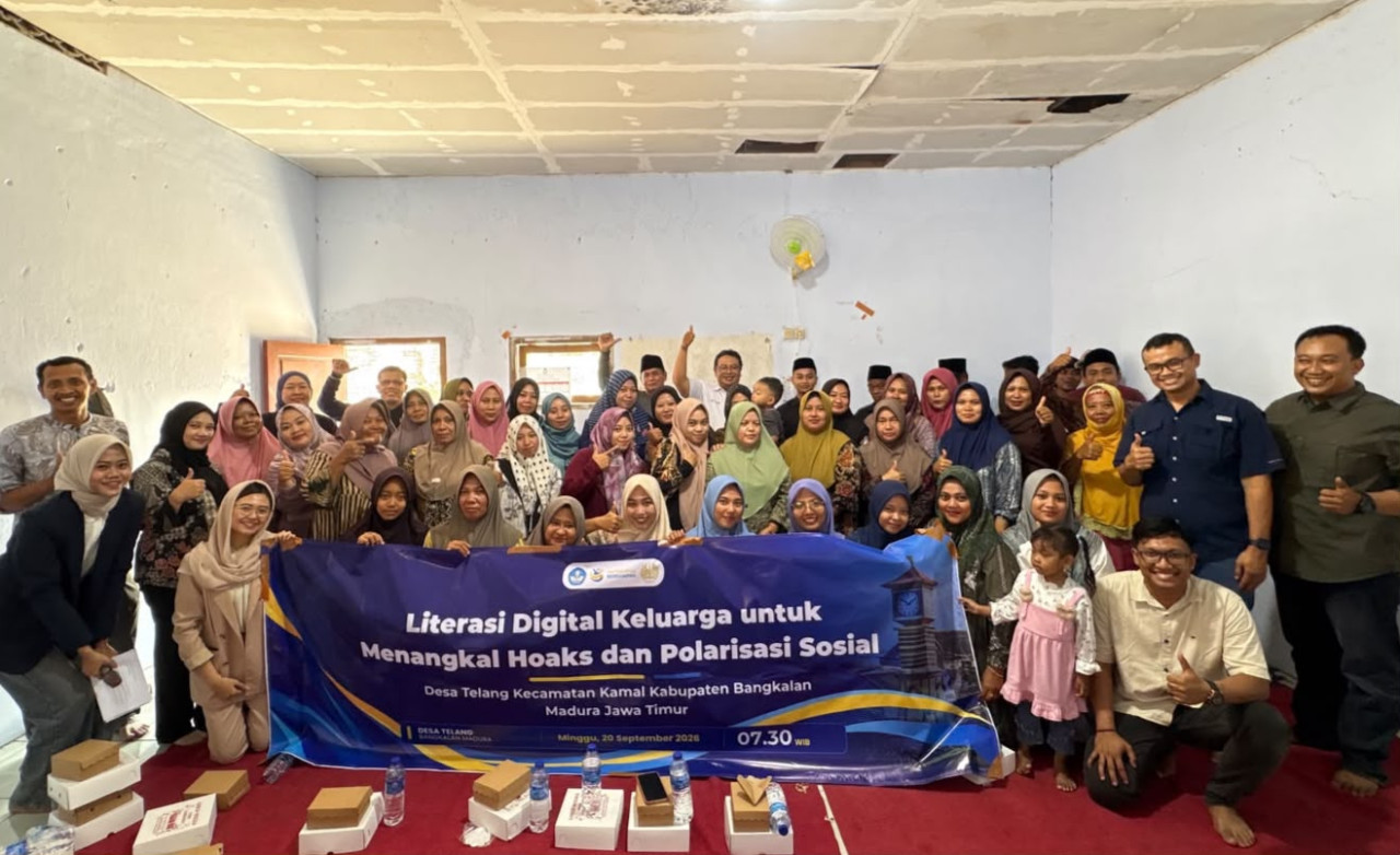 Tangkal Hoaks, Prodi Ilmu Politik UNESA Gelar PKM Literasi Digital Keluarga