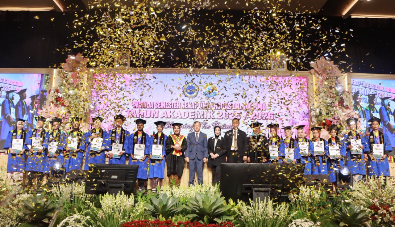 Unitomo Wisuda 1.059 Lulusan, 87 Persen Dapat Kerja Kurang dari 3 Bulan
