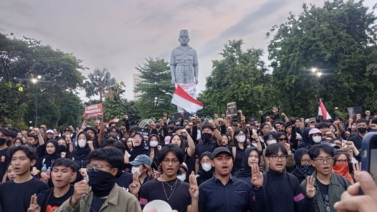 Demo Dua Tahun Prabowo-Gibran di Surabaya, Massa Soroti Banyak Persoalan