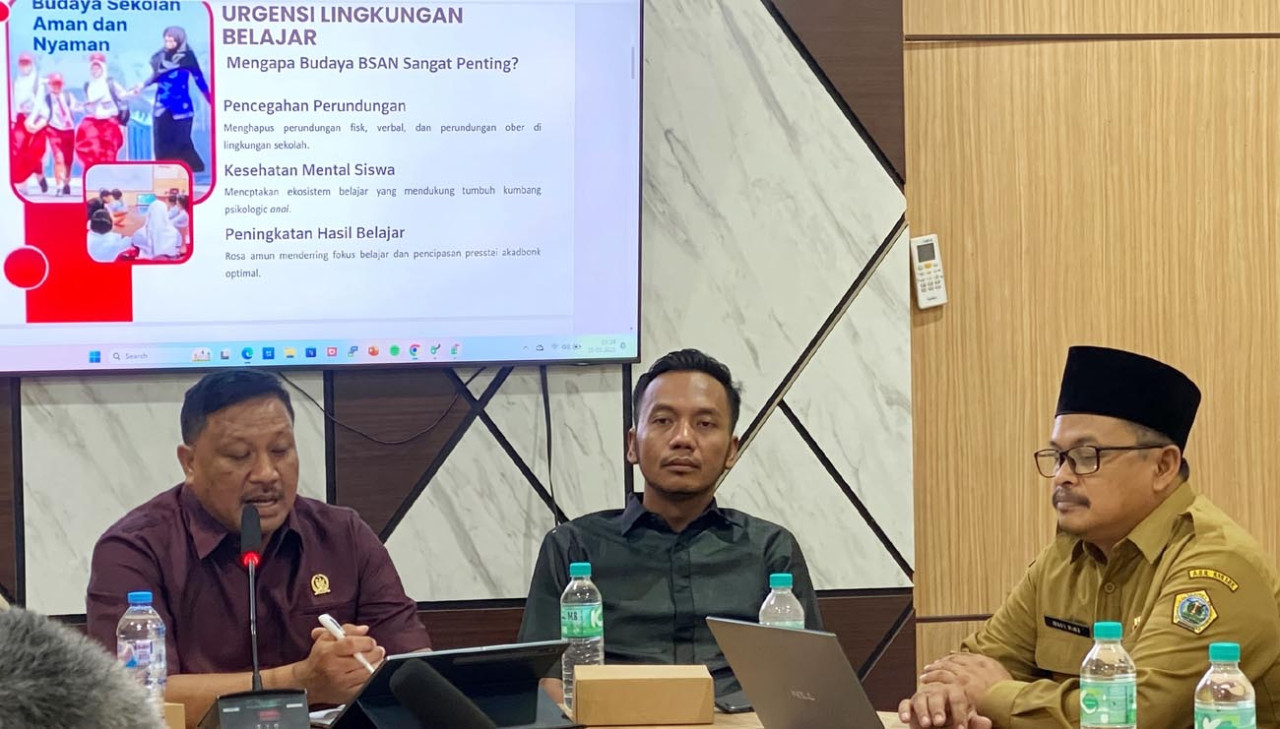 Pertemuan para pemangku kebijakan pendidikan di Kantor Dinas Pendidikan Kabupaten Gresik. (Foto/jatimnow.com)