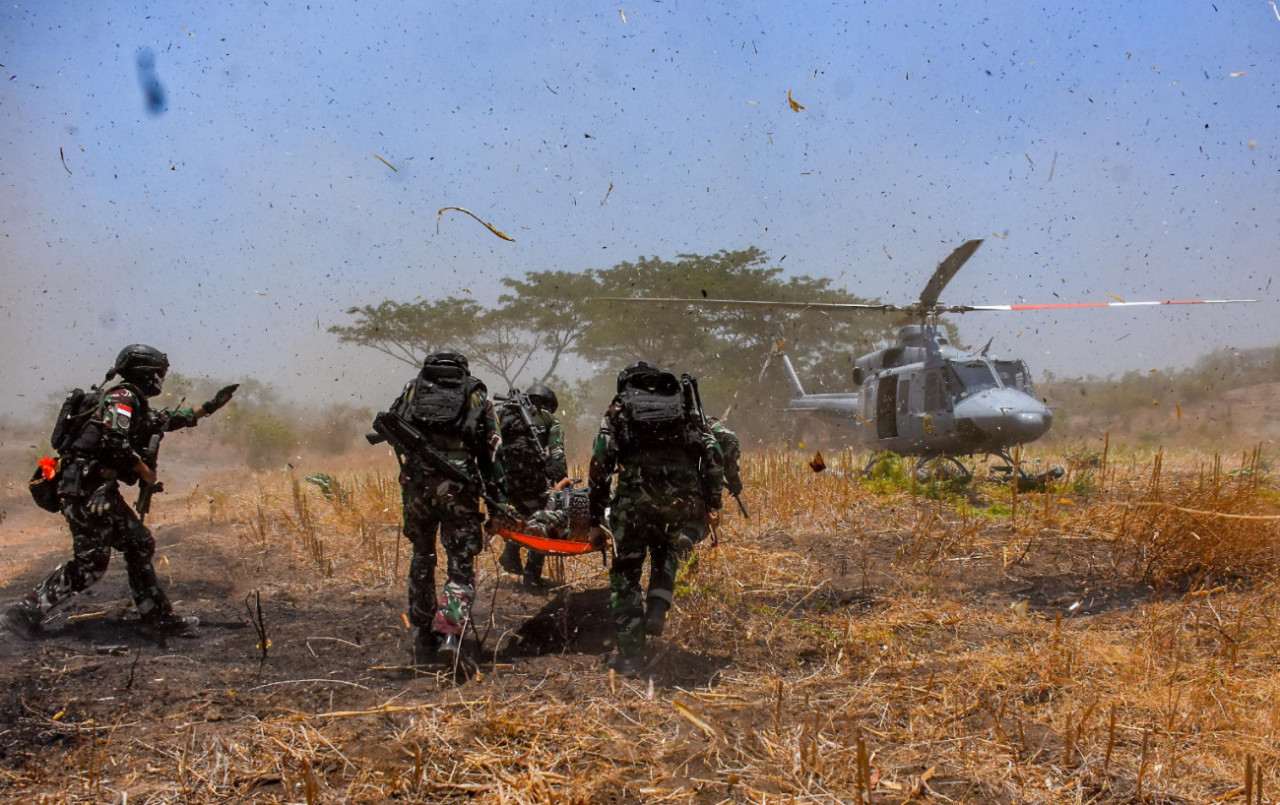 Aksi Heroik Marinir Evakuasi Korban Tembak Pakai Helikopter di Baluran