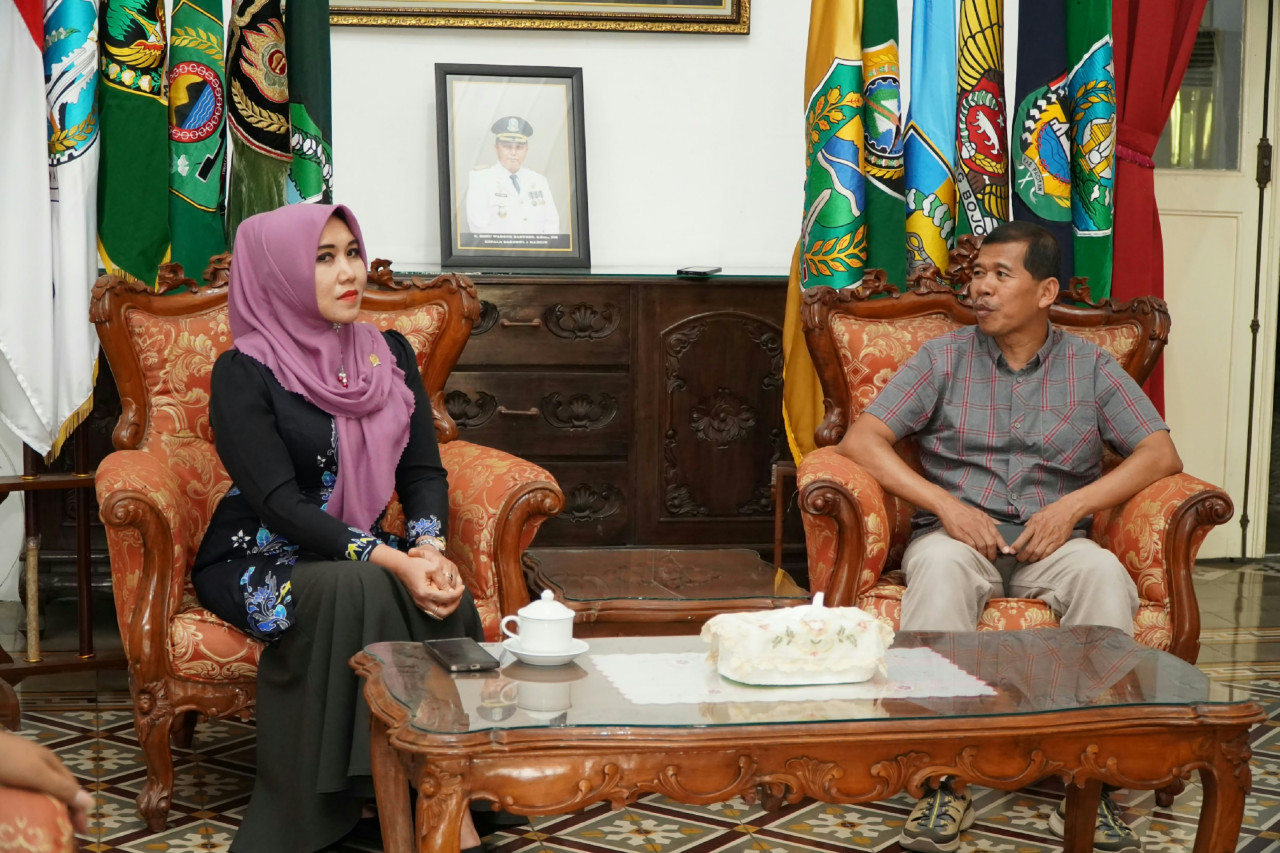 Anggota DPD RI Dapil Jawa Timur Lia Istifhama (kiri) (foto: Lia for jatimnow.com)