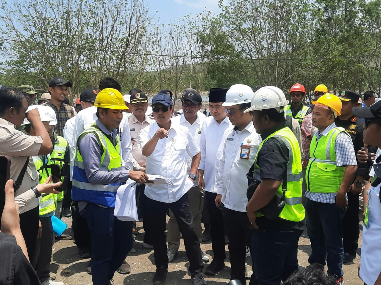 Menteri KKP Minta Pembangunan 3 Kampung Nelayan Merah Putih di Jember Dipercepat