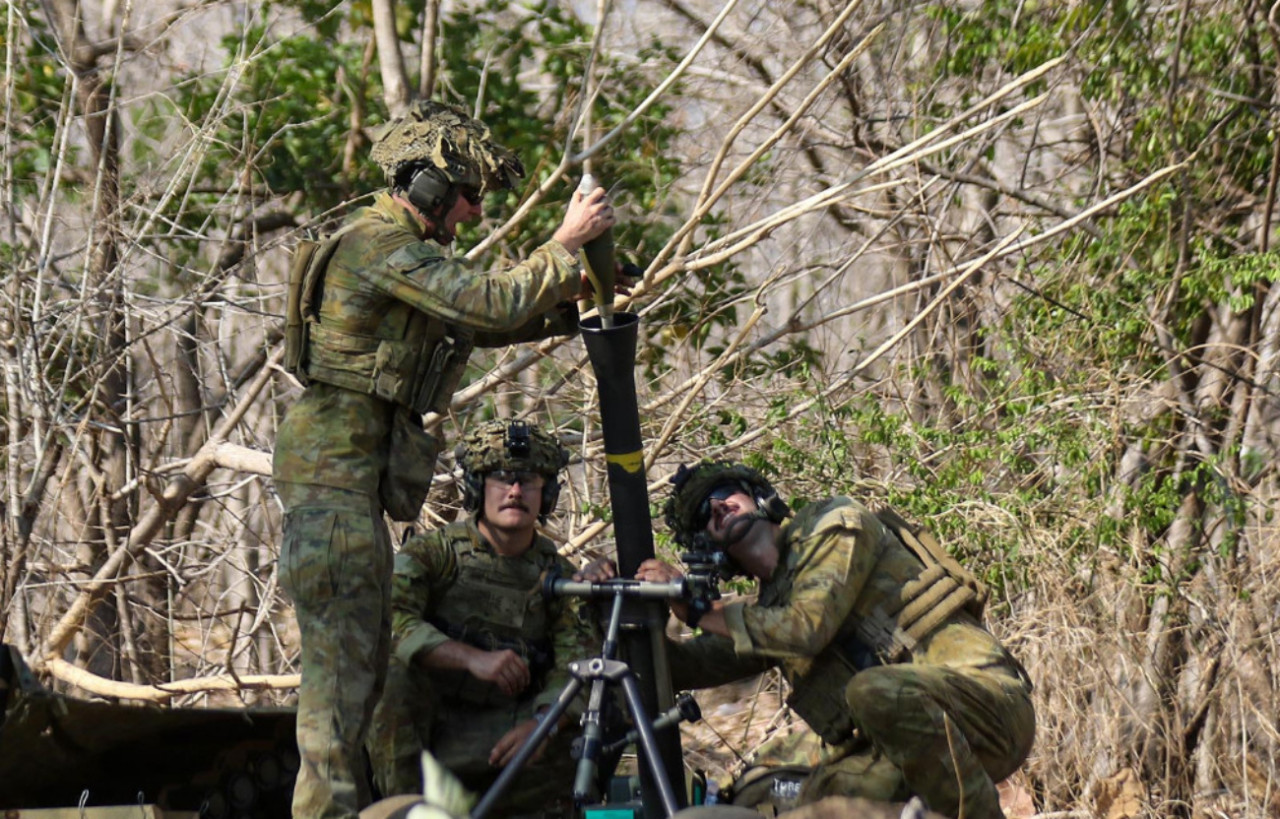Gelegar Mortir Marinir Guncang Situbondo di Latihan Bareng Australia