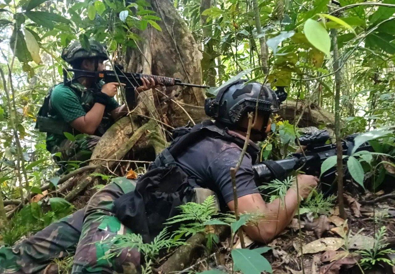 Prajurit Satgas Yonif 9 Marinir terlibat kontak tembak dengan kelompok bersenjata OPM di Sungai Frambu, Papua Barat Daya. (Foto/Dispen Kormar)