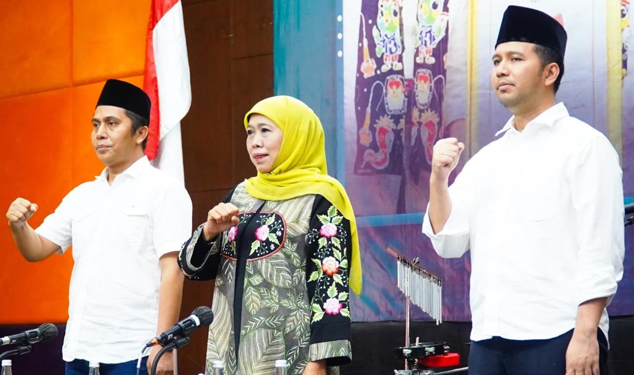 Ketua PW GP Ansor Jawa Timur, H. Musaffa Safril, bersama Khofifah dan Emil Dardak. (Foto: Ansor Jatim for jatimnow.com)
