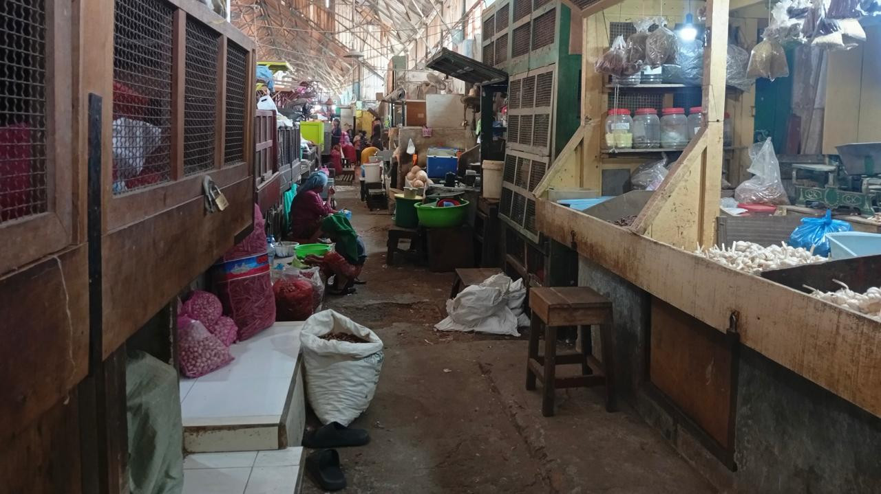 Kondisi sepinya Pasar Pabean Surabaya. (Foto: Nur Alifan/jatimnow.com)