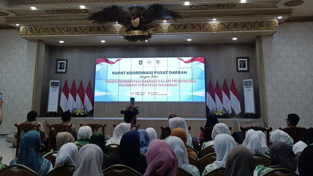 Pertemuan Bupati Jember Muhammad Fawait bersama anggota Komisi II DPR RI dan jajaran Kementerian Dalam Negeri di Pendapa Wahyawibawagraha. (Foto: Syakur/jatimnow.com)