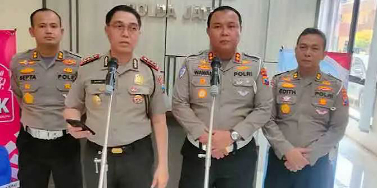 Kabidhumas Polda Jatim Kombes Jules Abraham Abast saat menjelaskan Operasi Patuh Semeru 2026. (Foto: Sujianto/jatimnow.com)