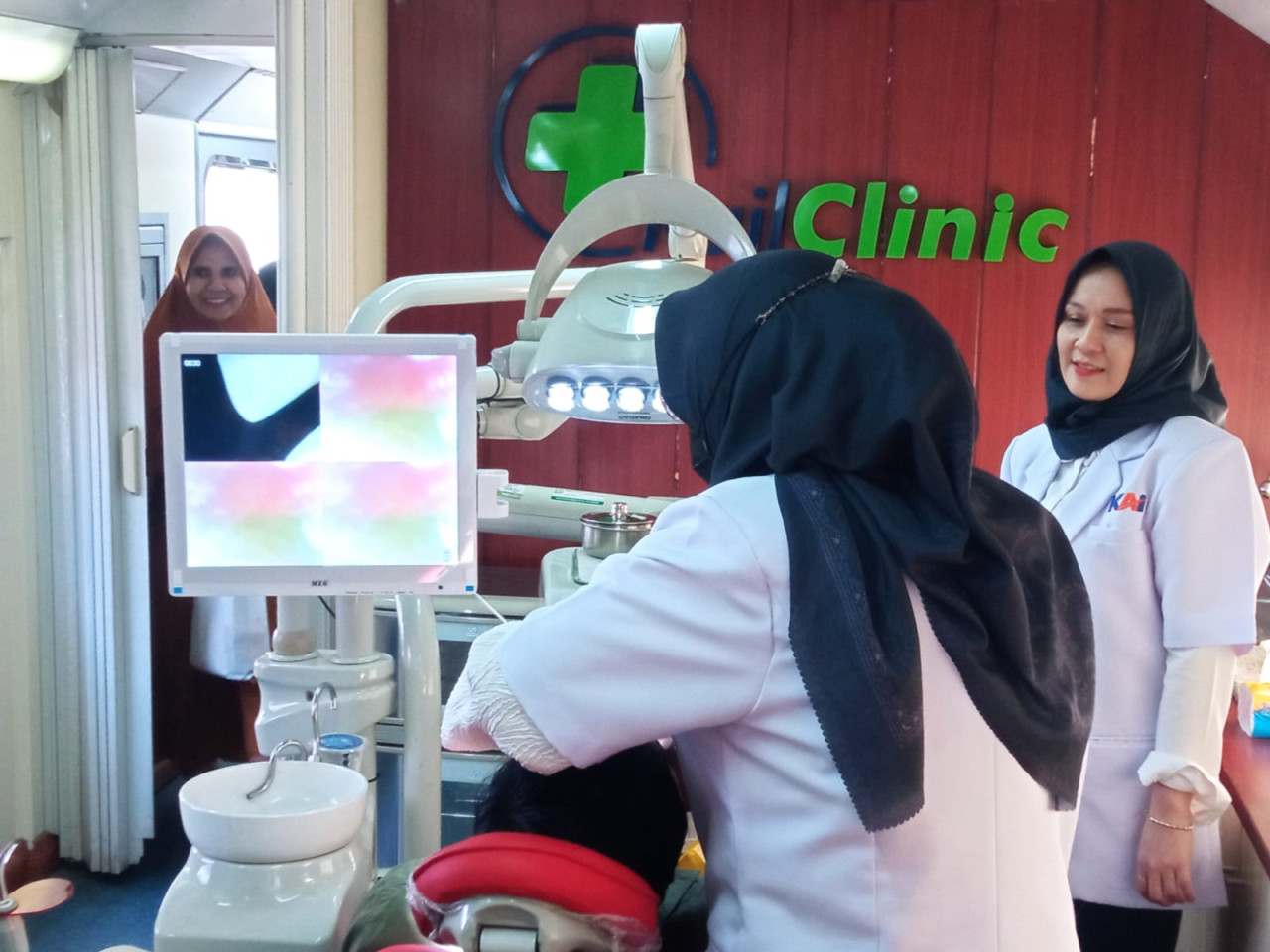 Layanan Rail Clinic di Stasiun Sempolan, Jember. (Foto: Sugianto/jatimnow.com)