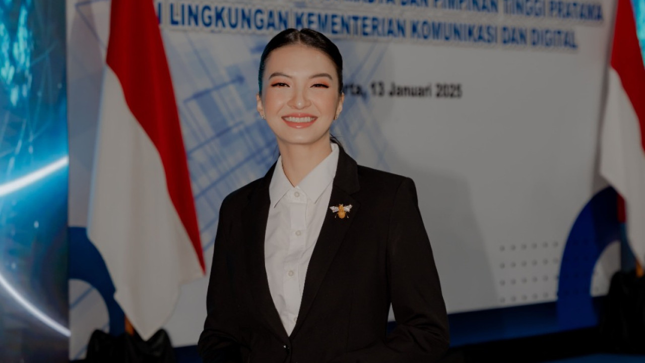 Pertimbangkan Karir, Artis Cantik Ini Mundur Dari Stafsus Kementerian Komdigi