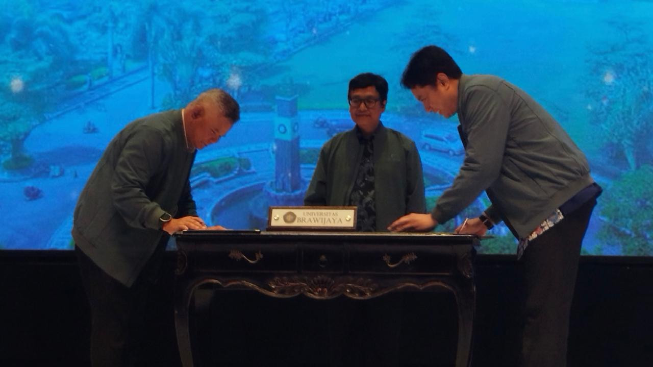 Penandatanganan kerja sama antara UB dan Badan Bank Tanah. (Foto: Aris/jatimnow.com)