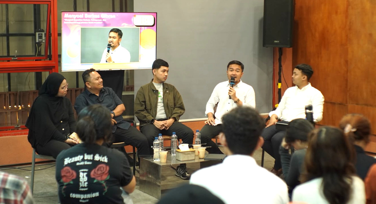 404 Movement Gelar Forum “Menyoal Berkas Gibran” di Surabaya
