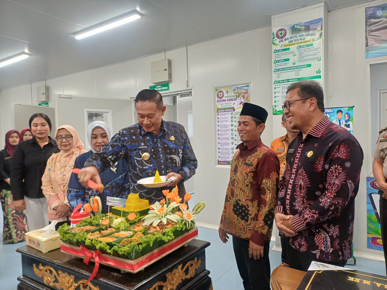 Peresmian Puskesmas Kusuma Bangsa Lamongan oleh Bupati Lamongan, Yuhronur Efendi. (Foto : Adyad Ammy Iffansah/jatimnow.com)