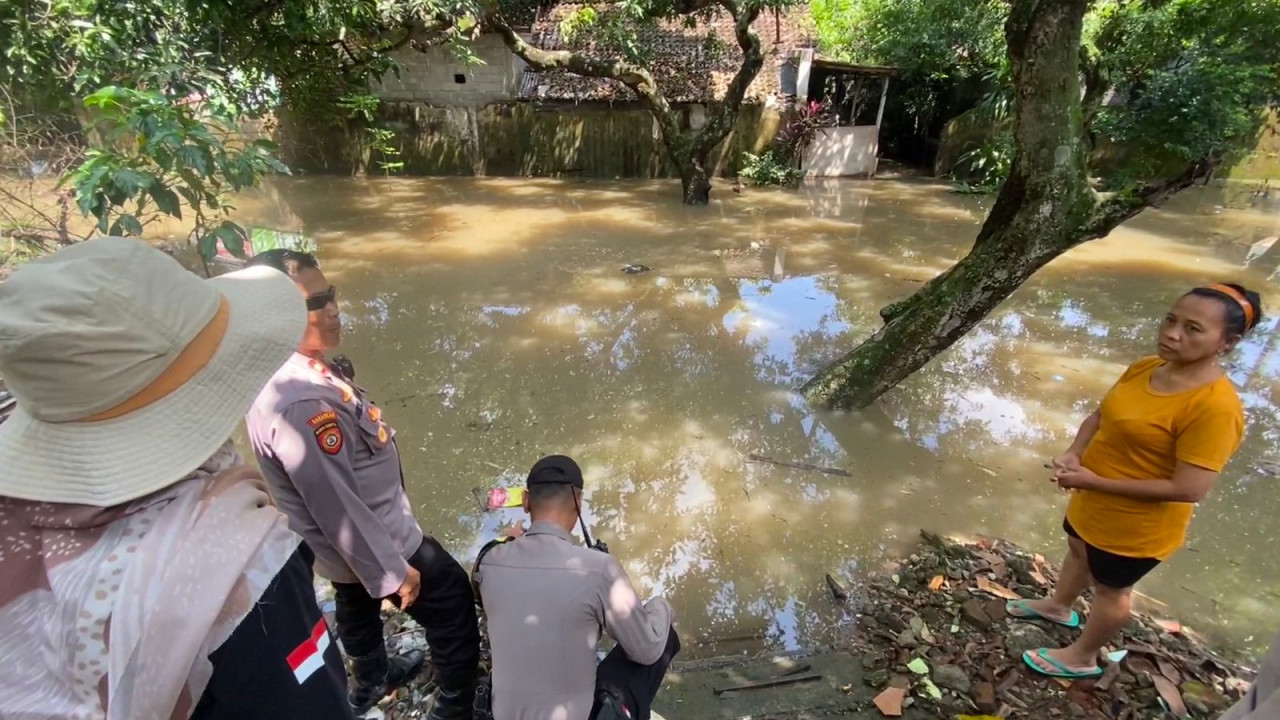 Curhat Warga Ngampel Kota Kediri Yang Rumahnya Masih Terendam Banjir 1