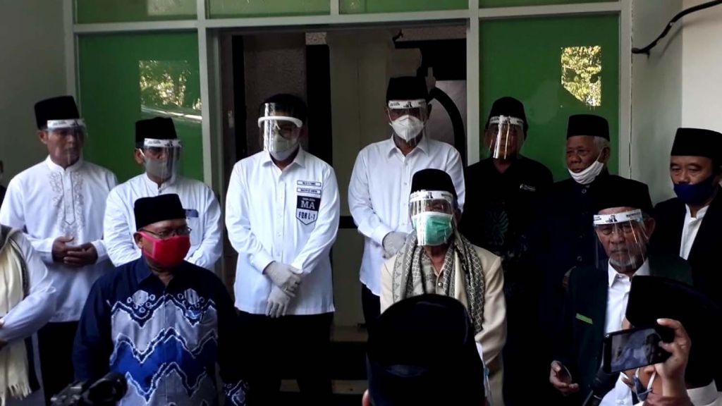 9 kiai doakan Machfud Arifin-Mujiaman bisa memimpin Surabaya